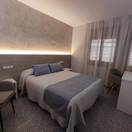 Hotel Querol バルデロブレス エクステリア 写真