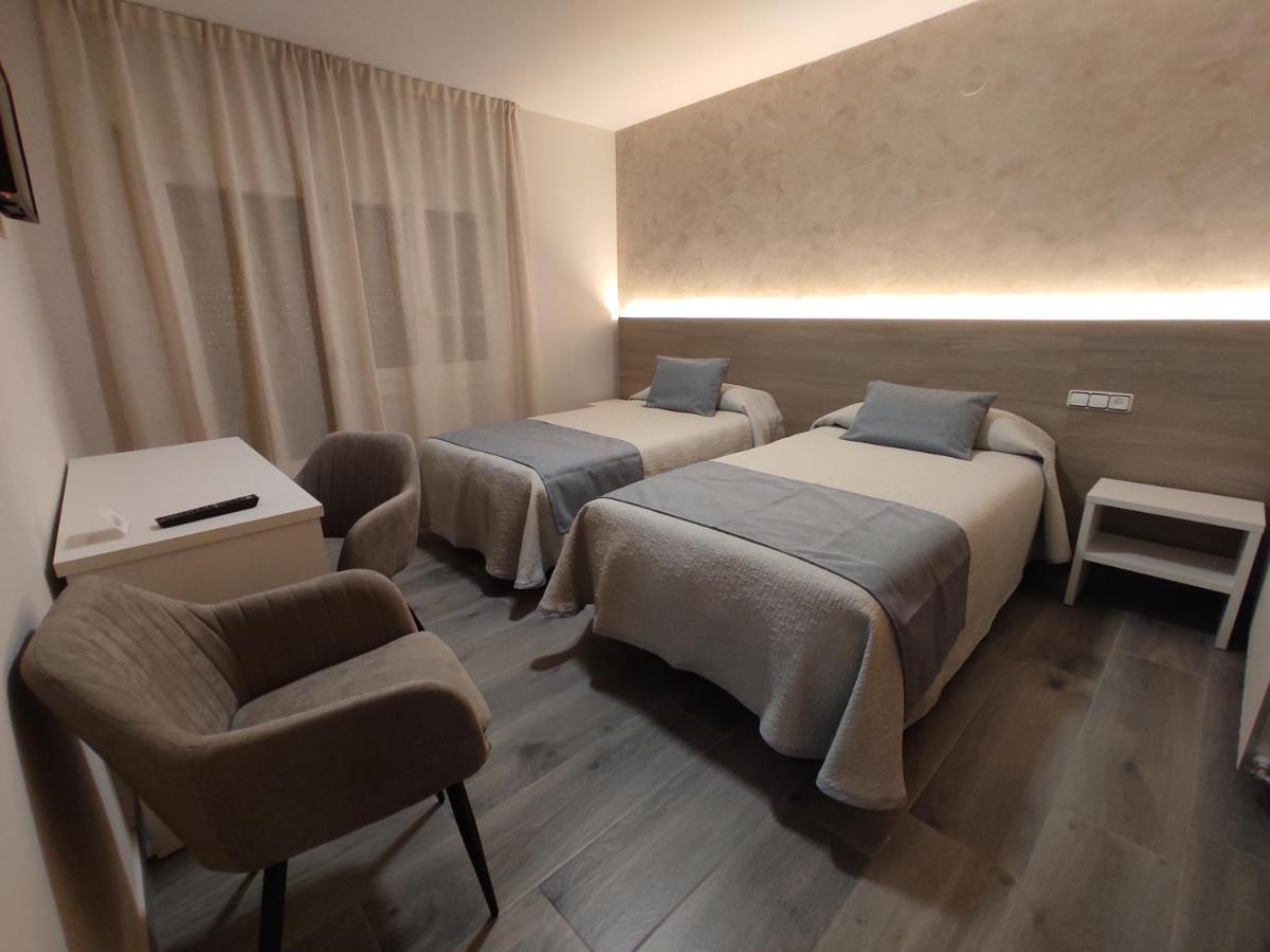 Hotel Querol バルデロブレス エクステリア 写真