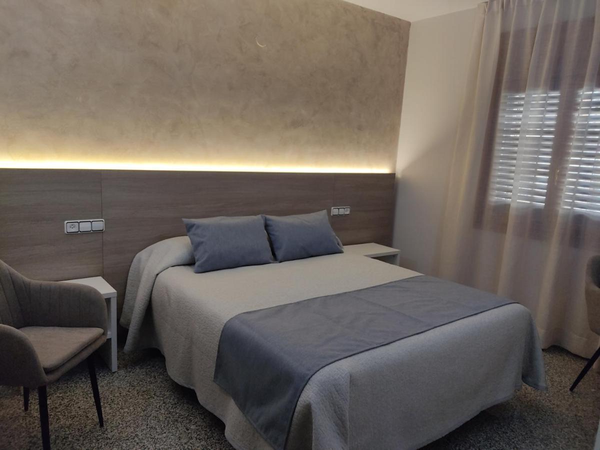 Hotel Querol バルデロブレス エクステリア 写真