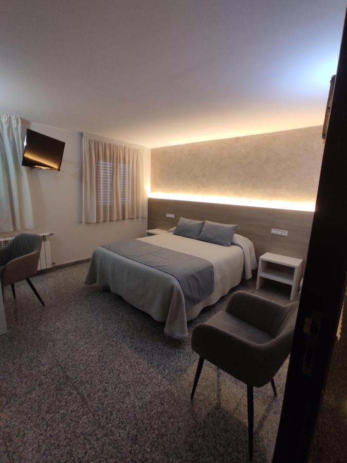 Hotel Querol バルデロブレス エクステリア 写真