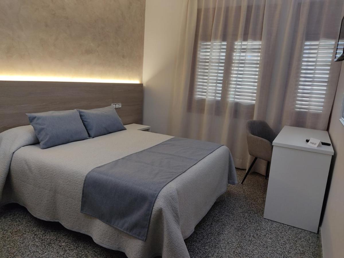 Hotel Querol バルデロブレス エクステリア 写真