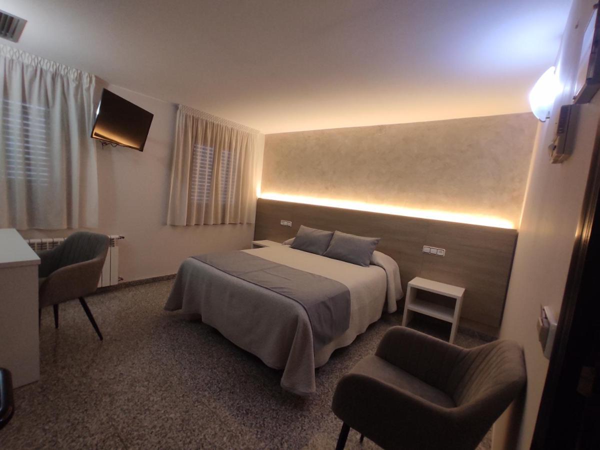 Hotel Querol バルデロブレス エクステリア 写真